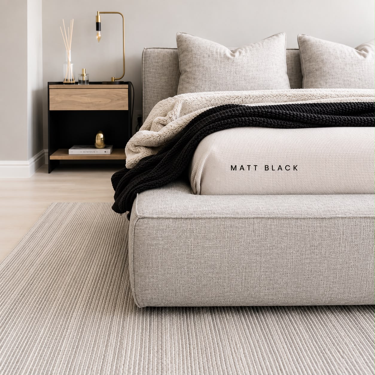 HUNTER & LEE BED